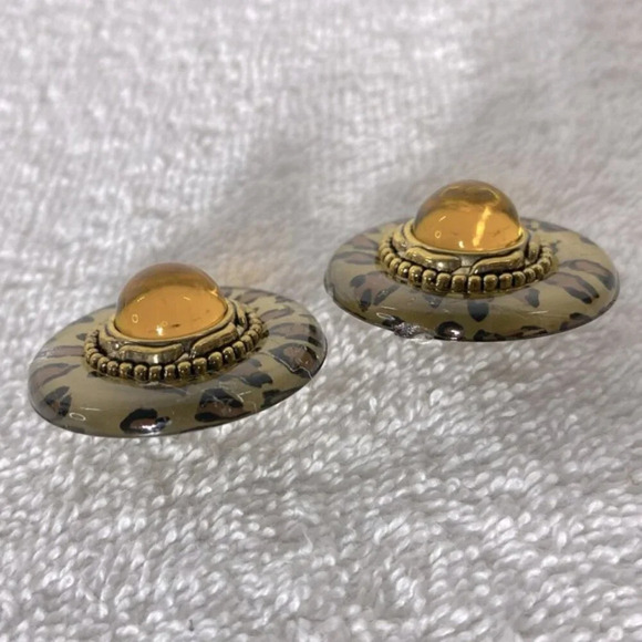 Vintage Gond Tone Animal Print  Round Clip On Earrings - Picture 3 of 7